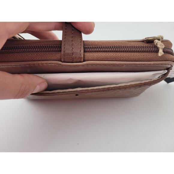 The Sak Iris Leather Crossbody Wristlet Smartphone Wallet NWT Retail $99 - Picture 4 of 11